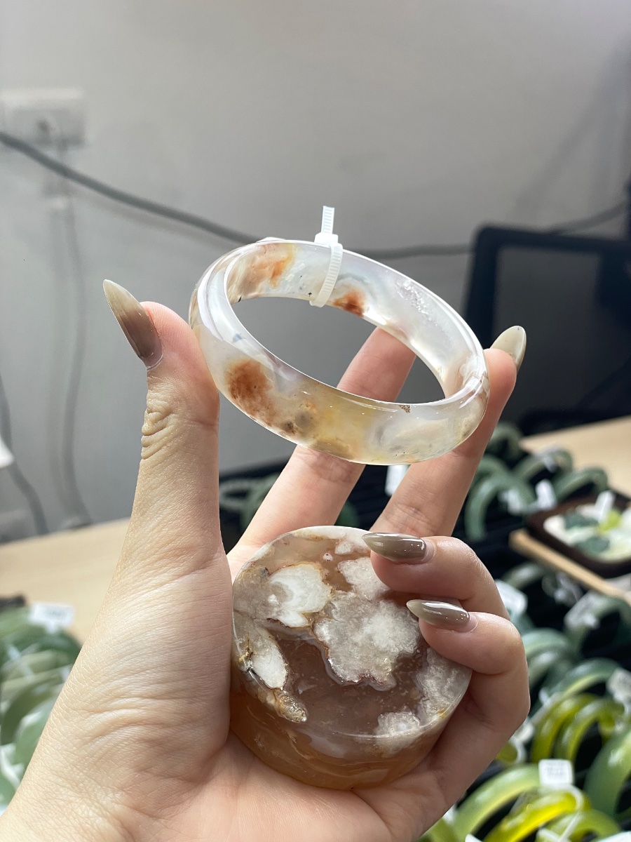Vòng Mã Não Hoa Anh Đào ni 53.9 - 14.3 - 6.3