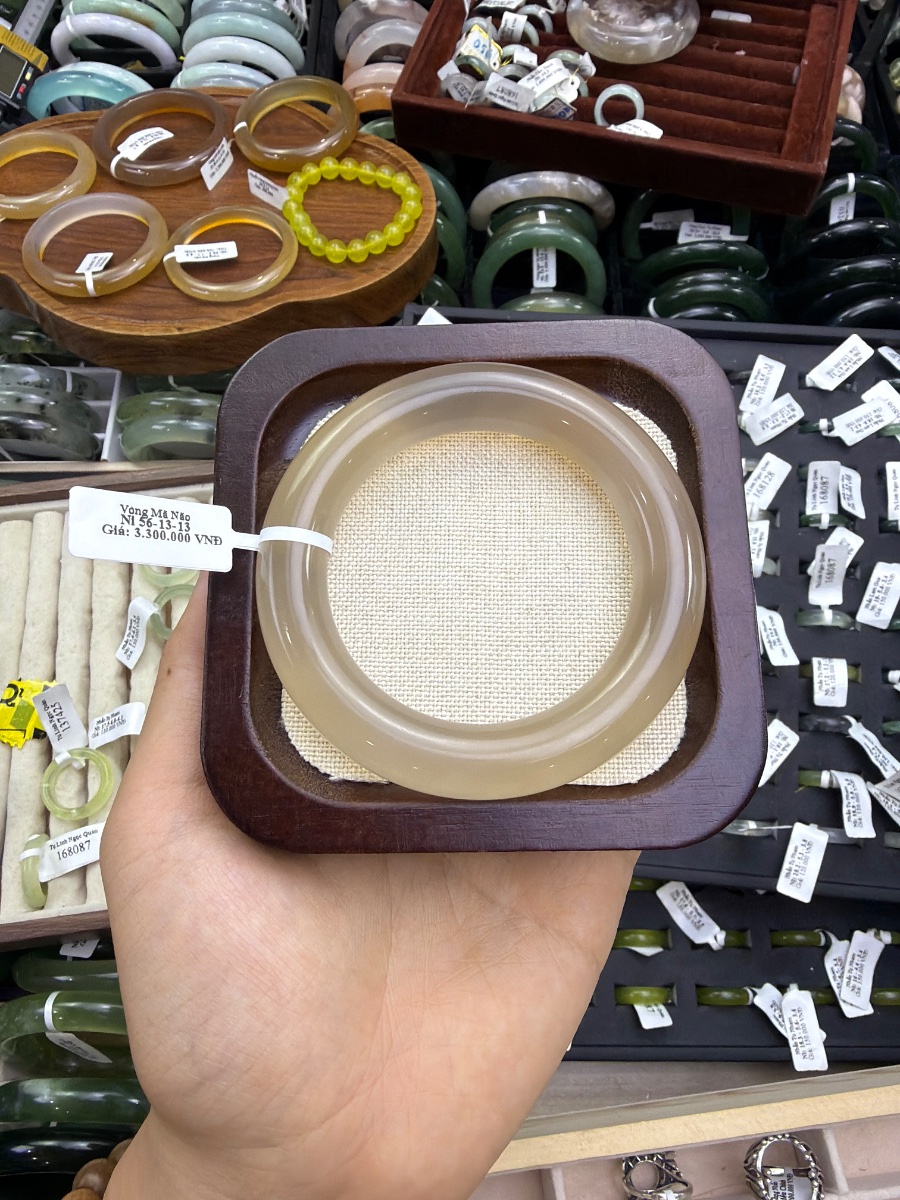 Vòng Mã Não Trơn Ni 56-13-13 – Sự Tinh Tế Từ Đá Tự Nhiên