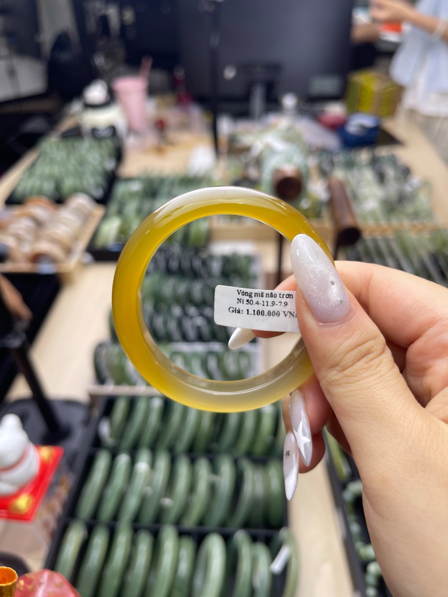 Ảnh thật Vòng Mã Não Trơn Ni 50.4 — tổng thể
