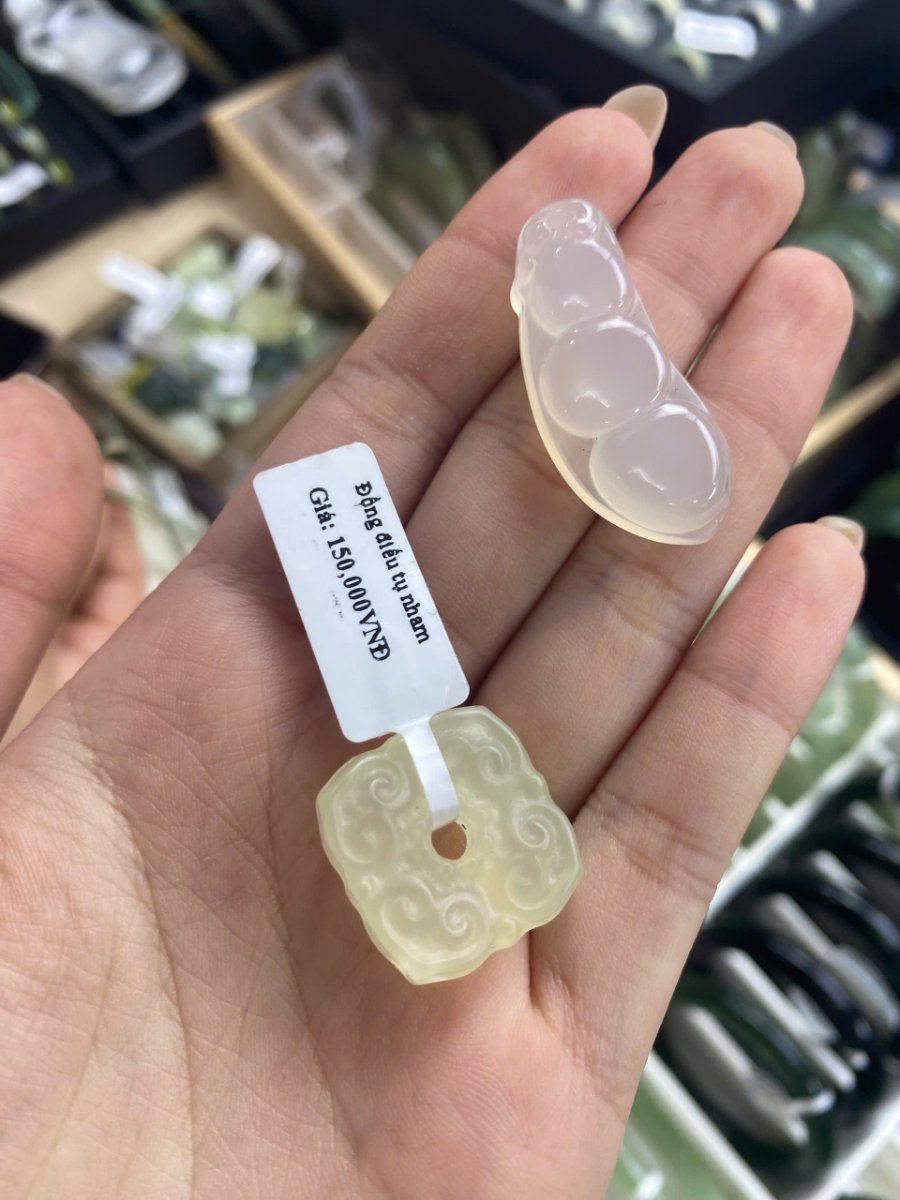 Đồng Điếu Tụ Nham Và Hạt Bí - Sự Kết Hợp Tinh Tế Giữa Vẻ Đẹp Tự Nhiên Và Nghệ Thuật