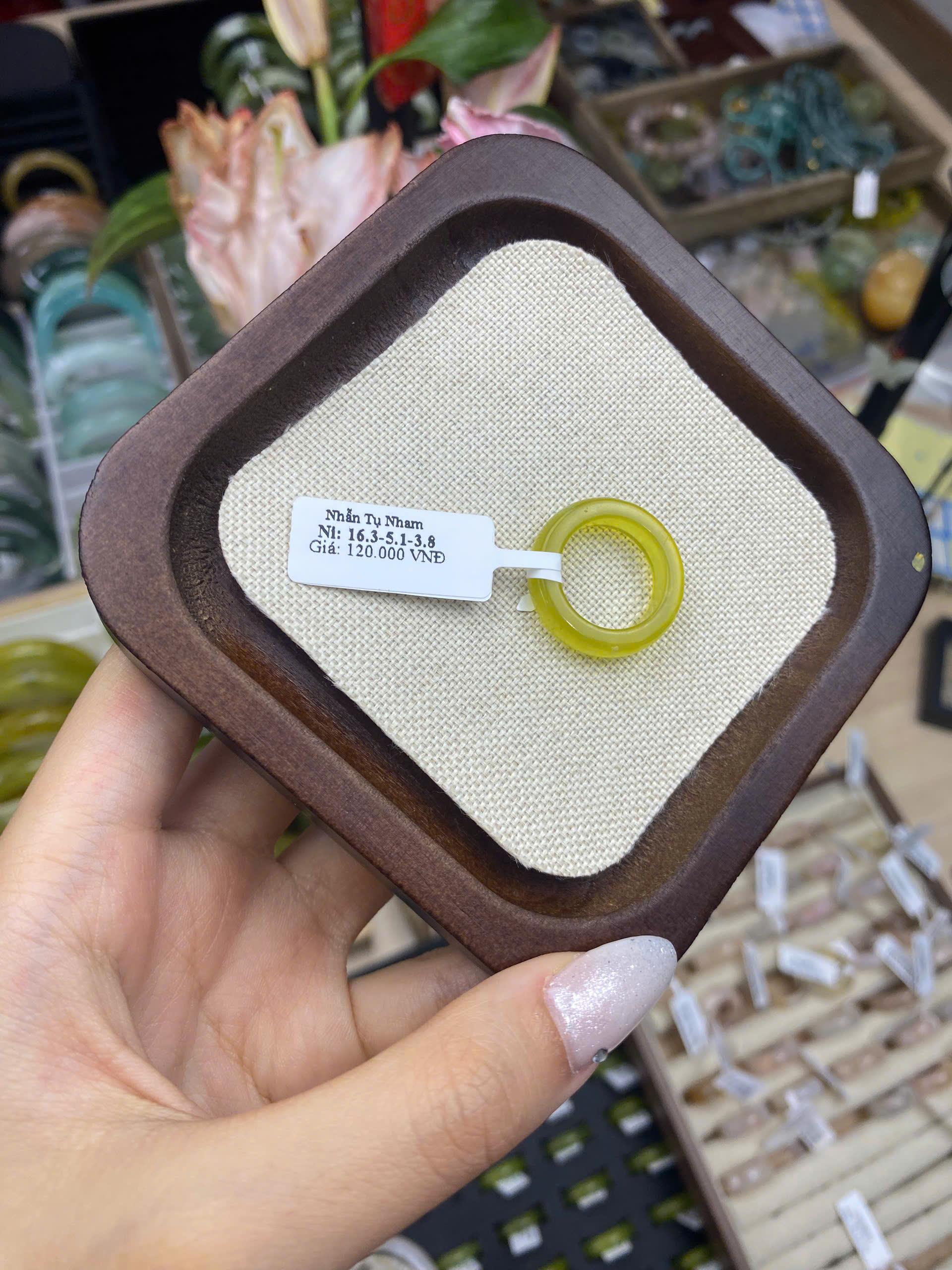 Nhẫn tụ nham xanh vàng hoàng kim Ni 16.2